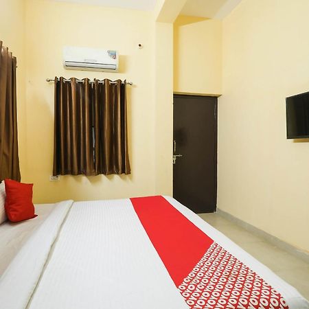 Hotel O Laavin Inn Near Gomti Riverfront Park Hasanganj Extérieur photo