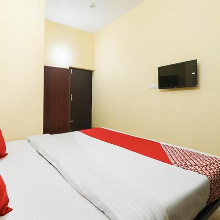 Hotel O Laavin Inn Near Gomti Riverfront Park Hasanganj Extérieur photo