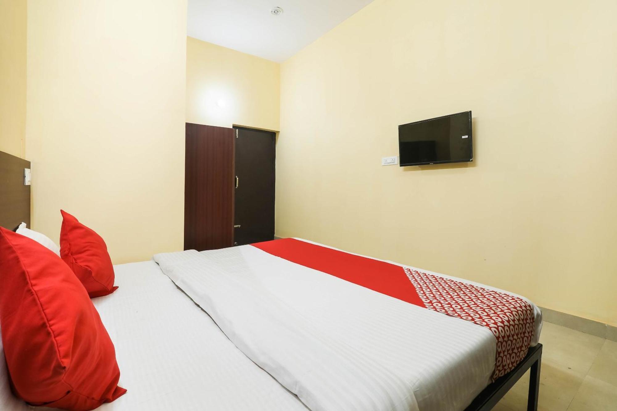 Hotel O Laavin Inn Near Gomti Riverfront Park Hasanganj Extérieur photo